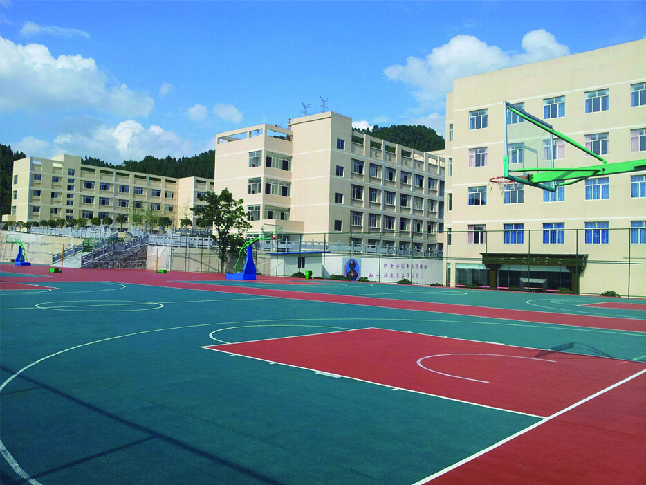 学校篮球场